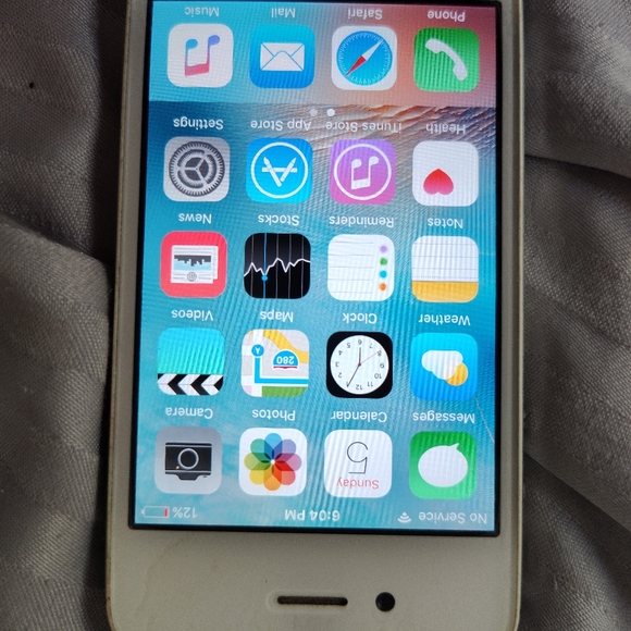 Iphones 4s Great Condition, Works Great - Picture 13 of 16